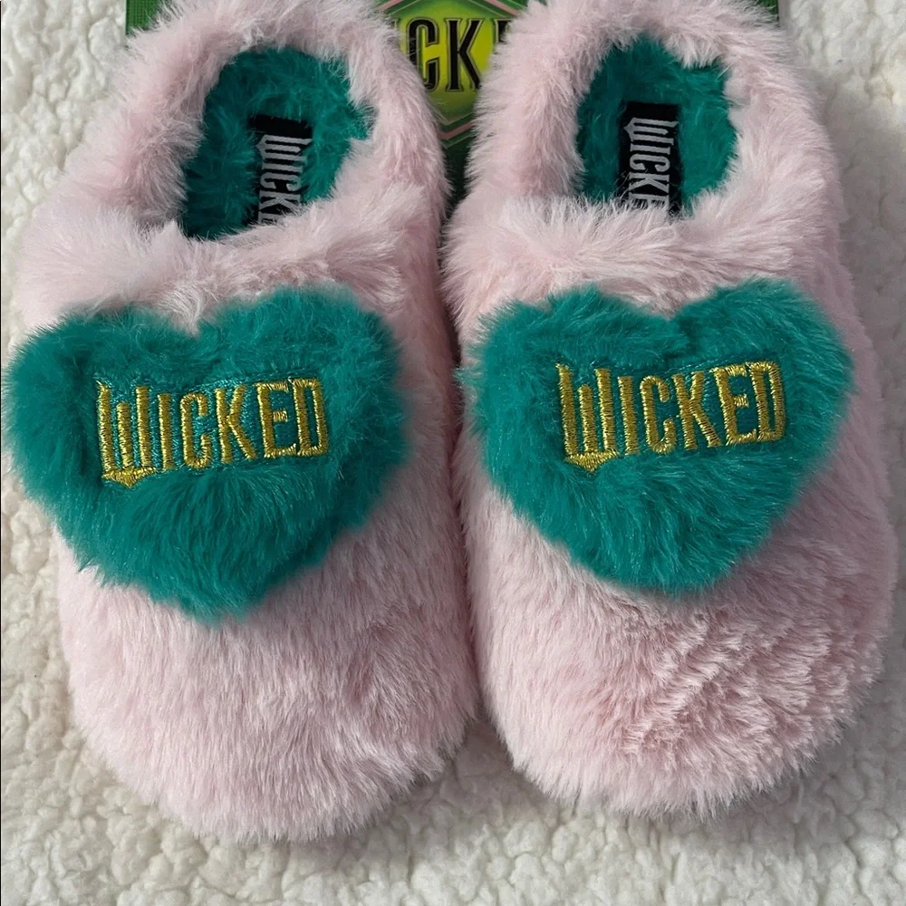 NWT Wicked Kids House Shoes Fuzzy Pink and Green Size 11 12